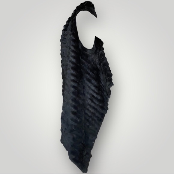 Jocelyn Black Rabbit Fur High Low Vest 🐧 - Picture 6 of 6